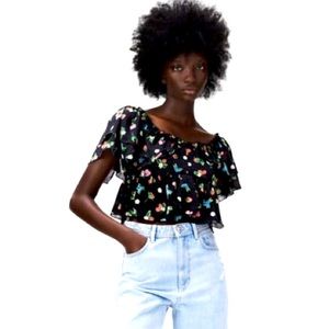 Zara - NWT floral top 🌺🌸🍓🌷